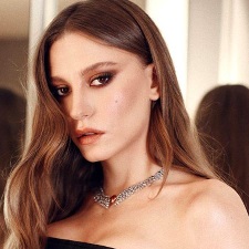 Serenay Sarıkaya